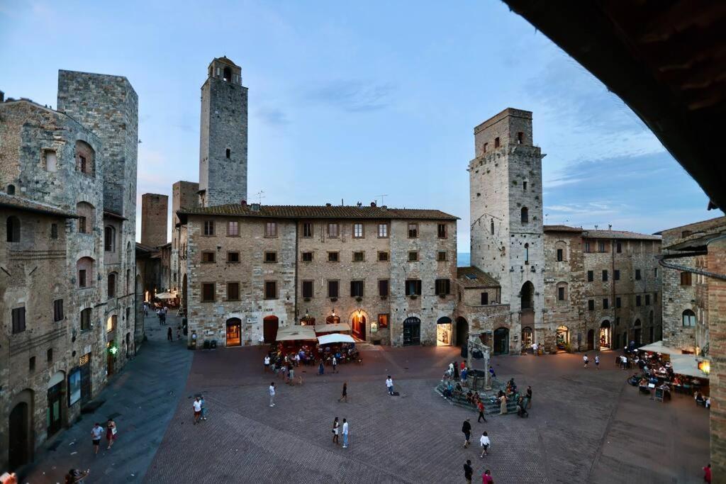 Lovely 2 Bedroom In San Gimignano Historic Center Eksteriør billede