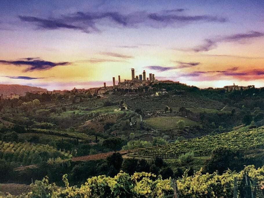 Lovely 2 Bedroom In San Gimignano Historic Center Eksteriør billede