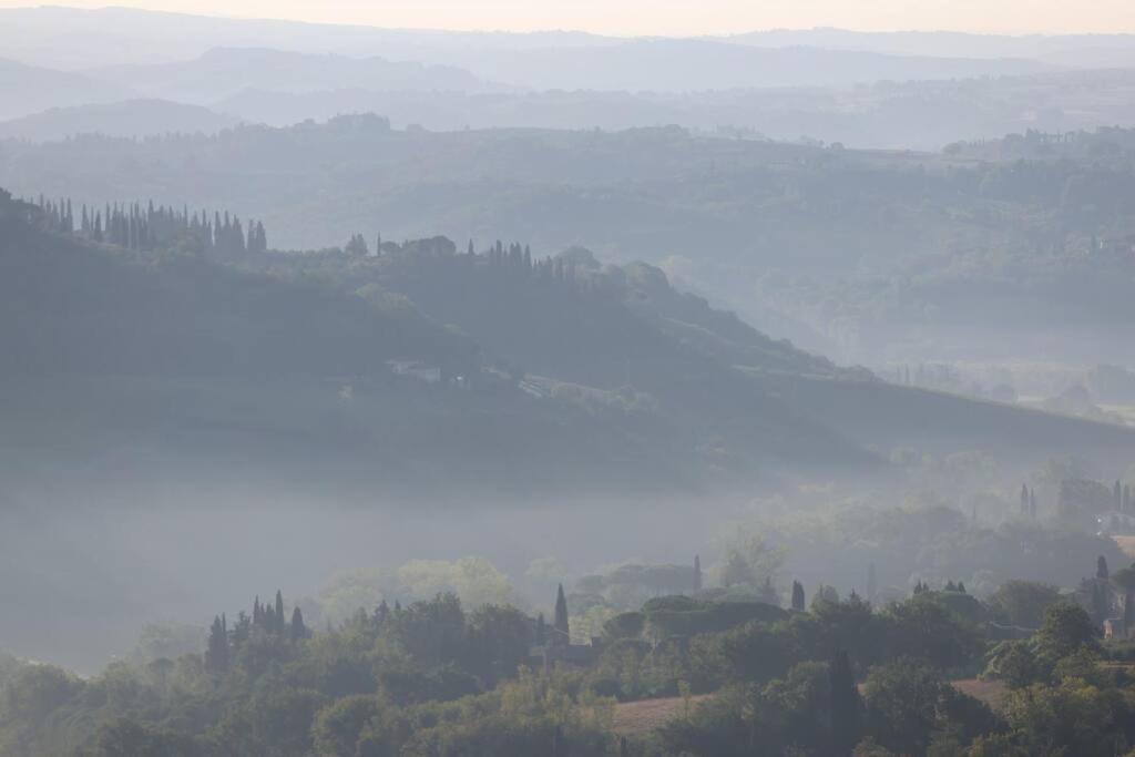 Lovely 2 Bedroom In San Gimignano Historic Center Eksteriør billede