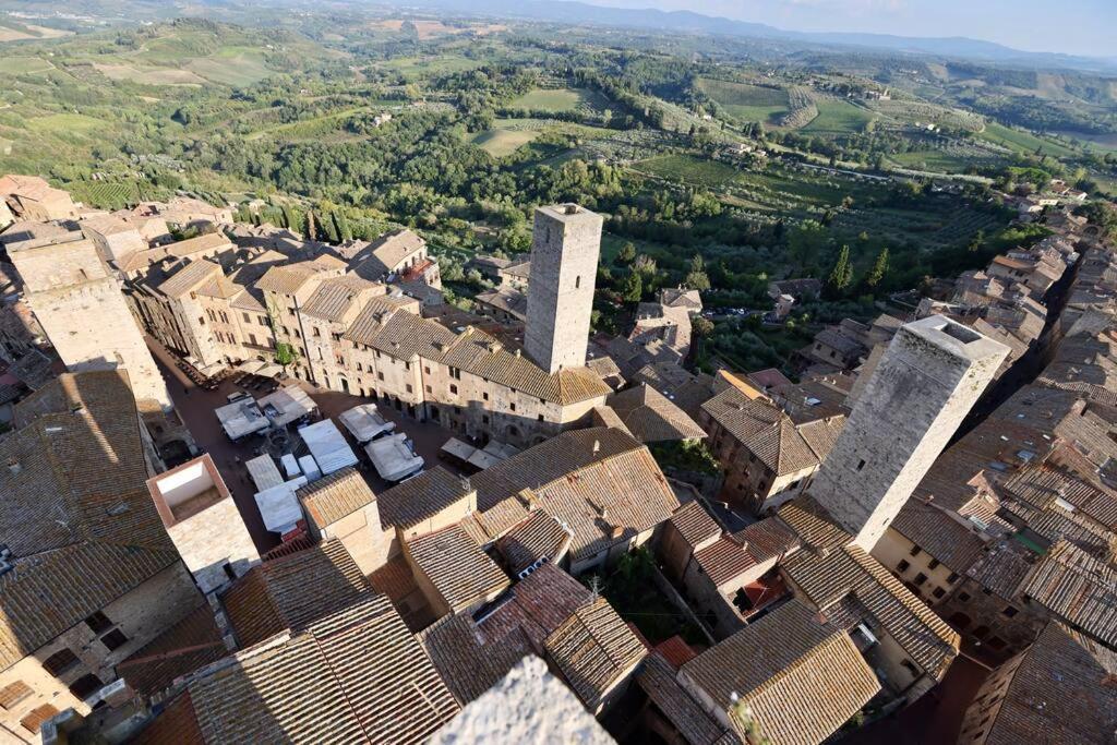 Lovely 2 Bedroom In San Gimignano Historic Center Eksteriør billede