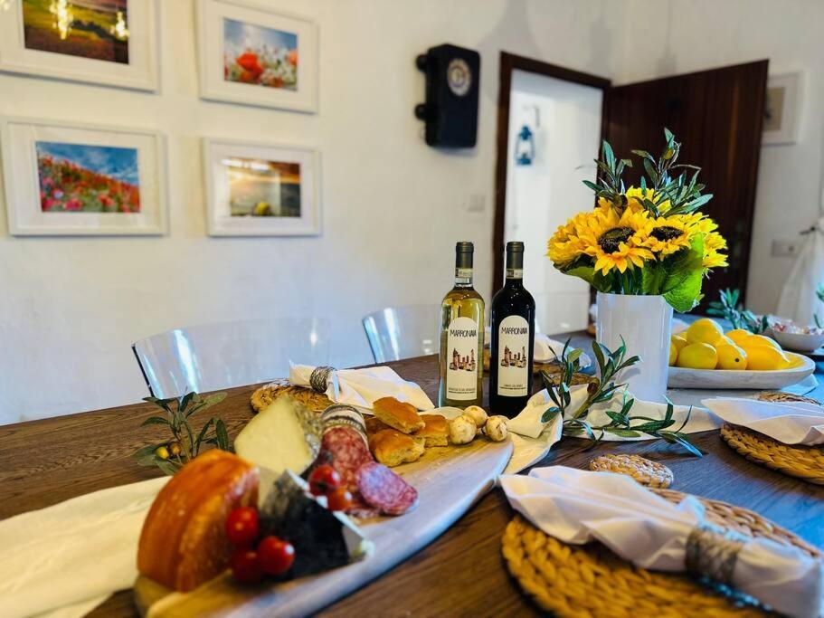 Lovely 2 Bedroom In San Gimignano Historic Center Eksteriør billede