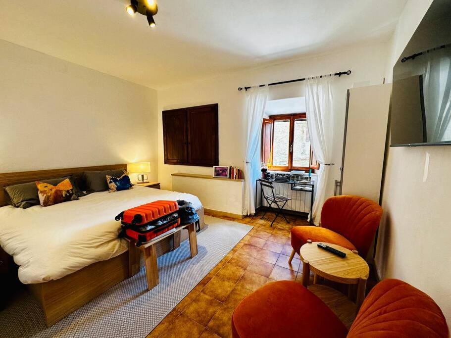 Lovely 2 Bedroom In San Gimignano Historic Center Eksteriør billede