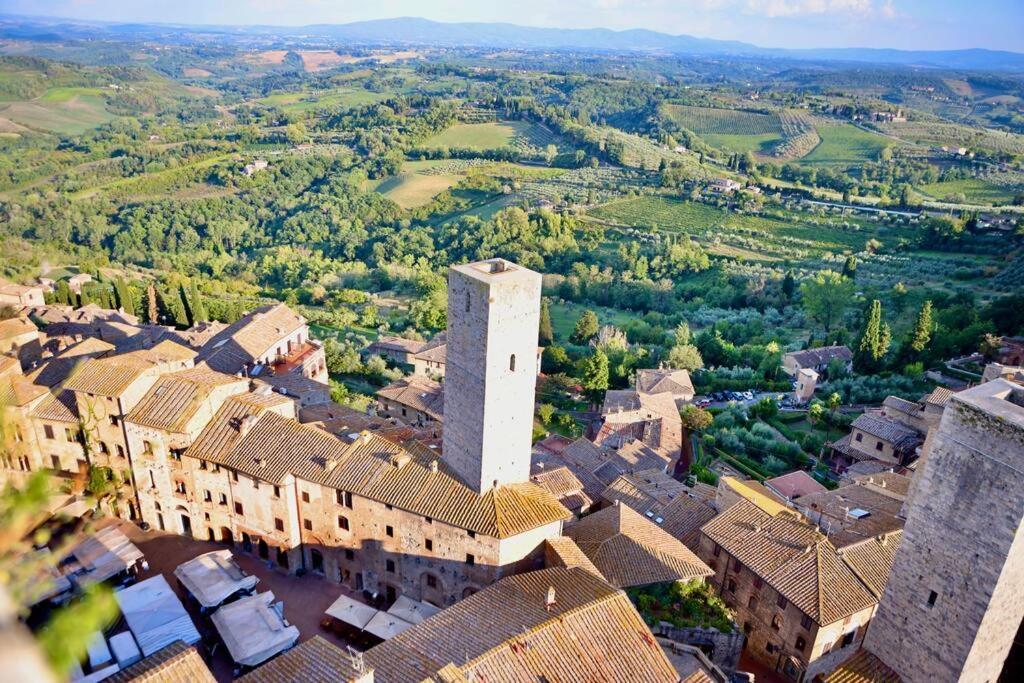Lovely 2 Bedroom In San Gimignano Historic Center Eksteriør billede