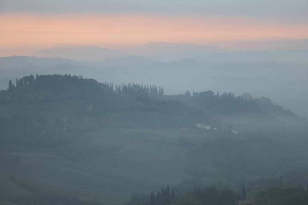 Lovely 2 Bedroom In San Gimignano Historic Center Eksteriør billede